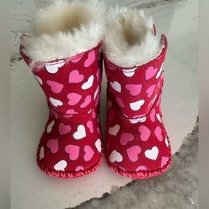 Ugg Heart Baby Booties Size 0/1